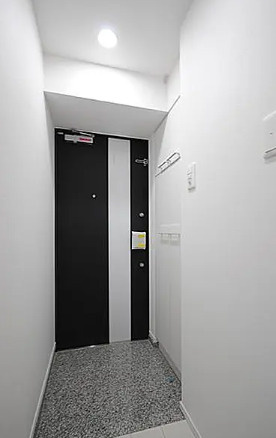 PREMIUM CUBE 大森本町の玄関