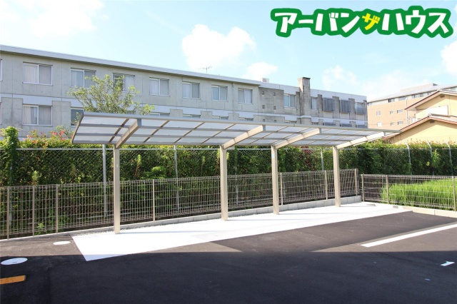 グランフルール庭瀬 Bの駐車場