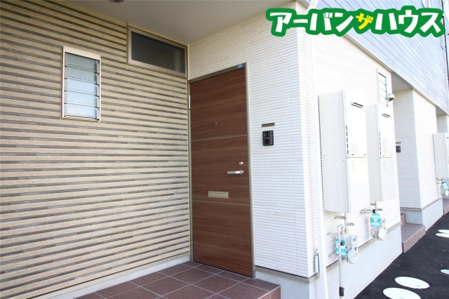 グランフルール庭瀬 Bの玄関