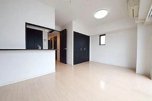 千代田区岩本町２丁目の賃貸マンションの居間・リビング