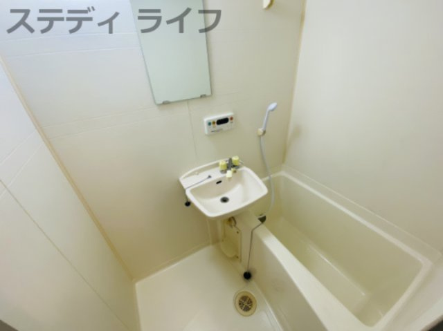大垣市坂下町　バンクスの浴室|こちらは例として205号室の室内写真になります。