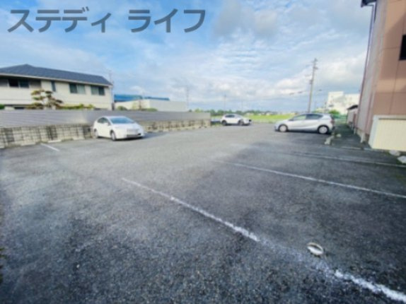 大垣市坂下町　バンクスの駐車場|駐車場25台分