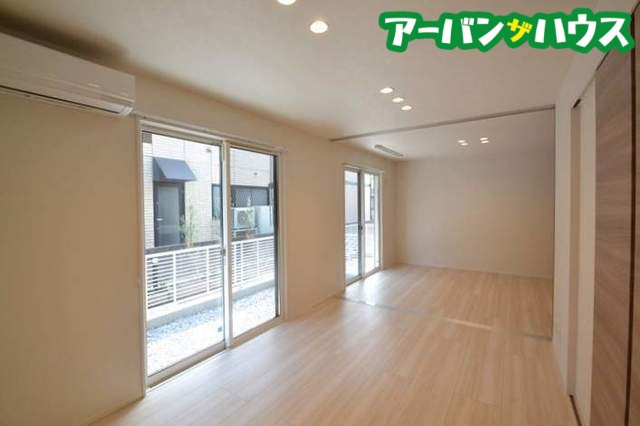 RESIDENCE NODAの居間・リビング