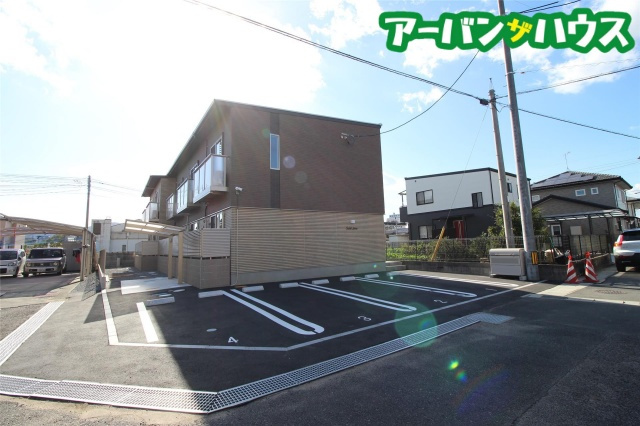 SubLimeの駐車場