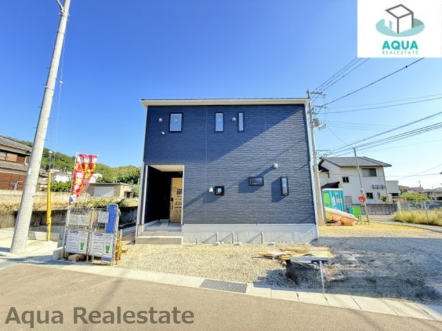 丸亀市土器町東４丁目の新築一戸建の駐車場|カースペースがあります