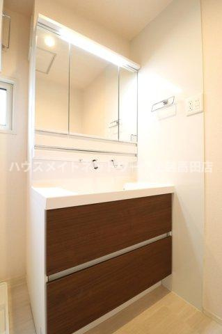 ボルドーの独立洗面台|洗髪洗面化粧台
