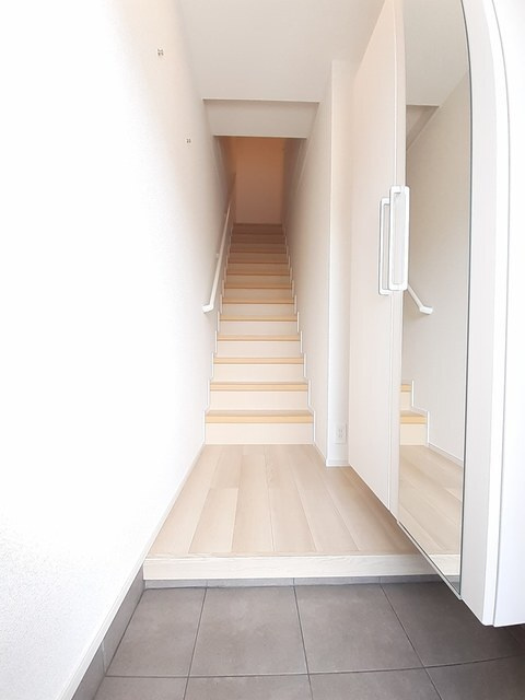 グラン・シャリオ伊勢崎　弐番館の玄関