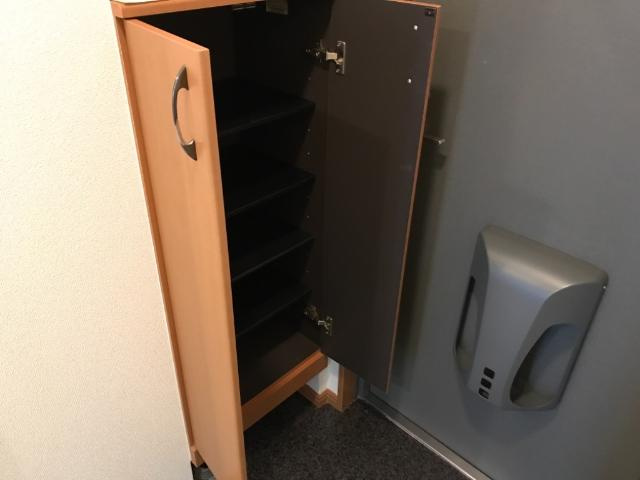リバパレス鶴舞の収納|下駄箱