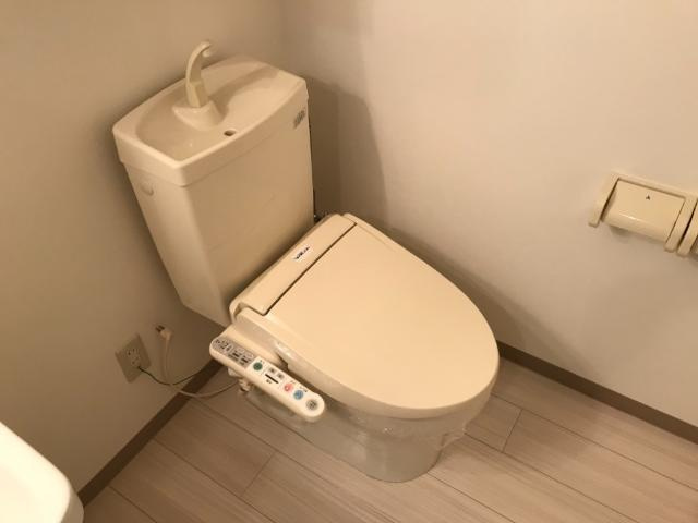 リバパレス鶴舞のトイレ|シャワー付トイレ