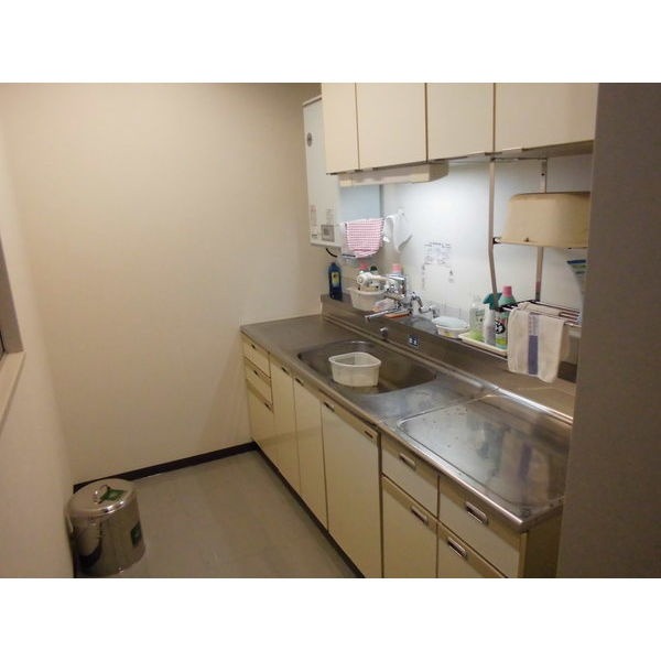大阪市中央区内本町２丁目の事務所のキッチン