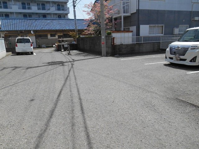 マンションVegaの駐車場