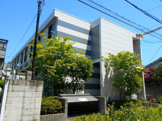 レオパレスシャルマンの外観
