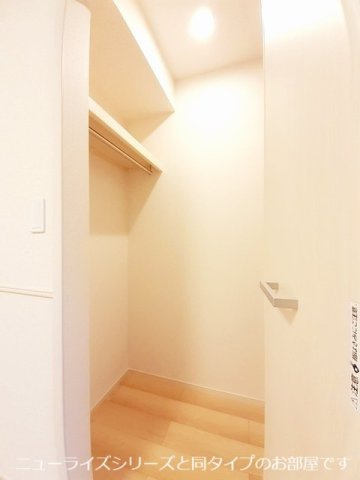 鳥羽町アパートの収納