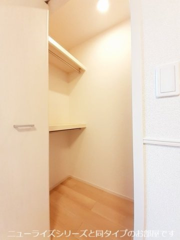鳥羽町アパートの収納