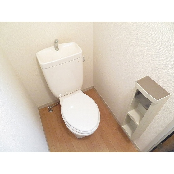 ＬＥＮＩＨＥＩＭのトイレ|トイレ