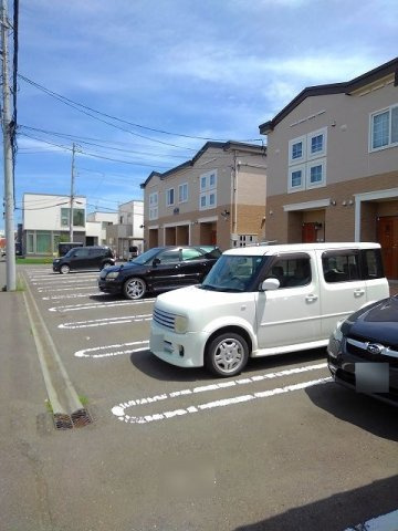 ハーモニーさかえ通Ⅰの駐車場
