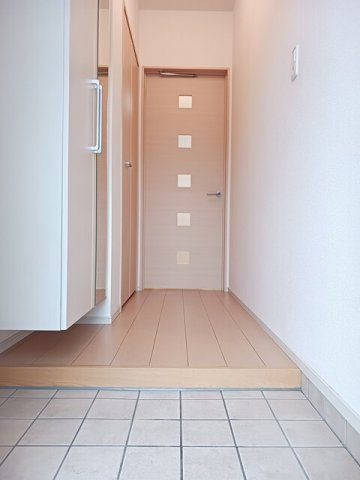 セレーノ草薙Ⅰの玄関