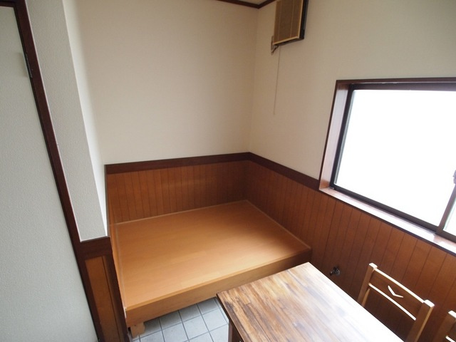 生駒郡斑鳩町興留９丁目の店舗一部の内装