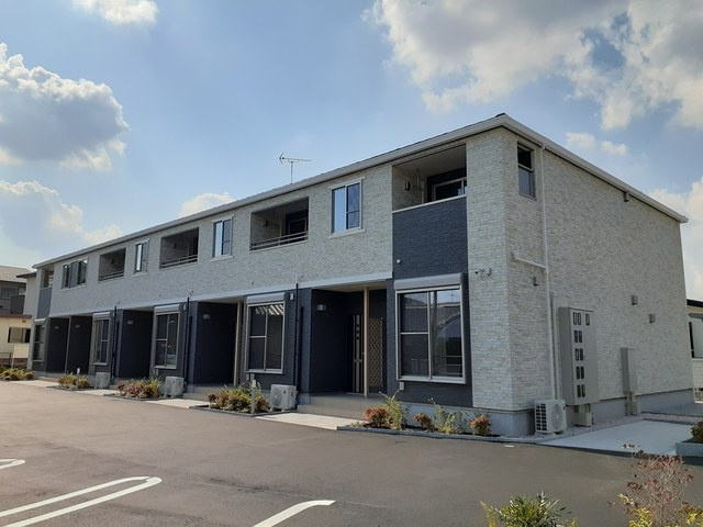 大和郡山市額田部北町のアパートの外観