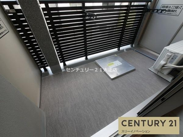 フォーリアライズ弁天町ノビアのバルコニー