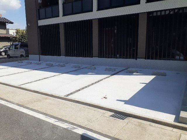エスポワールⅡの駐車場