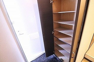 レオネクストカンフリエ三国の玄関