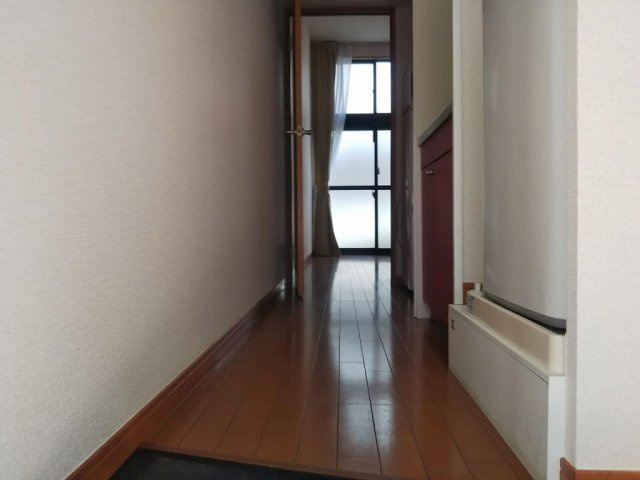 レオパレスＫ　Ｔ　Ｇの玄関