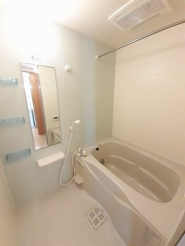 グローリアＡの浴室