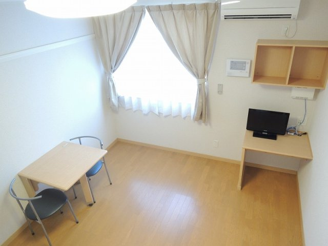レオネクストピュアライトの居間・リビング|広々としたお部屋です