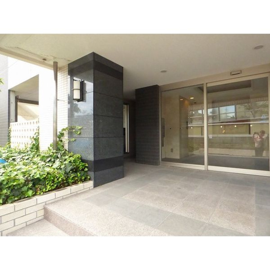 【エントランス】 | KANARE BLD.