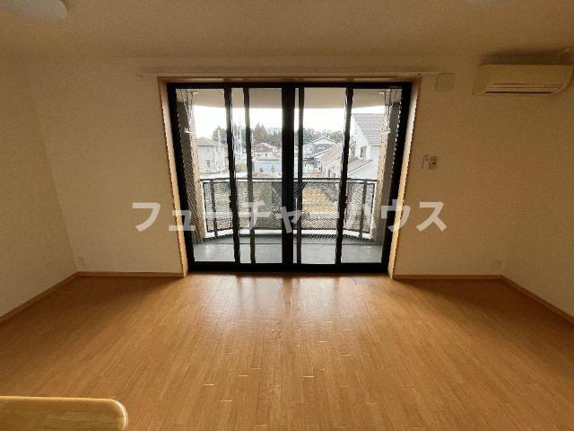 エスペランサ（ESPERANZA）の居間・リビング|室内