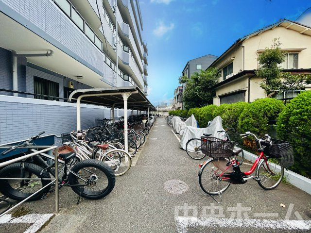 セザール第2北千住の駐輪場|【自転車置き場】最新の空き状況や費用などの詳細は担当スタッフまでお問い合わせください。