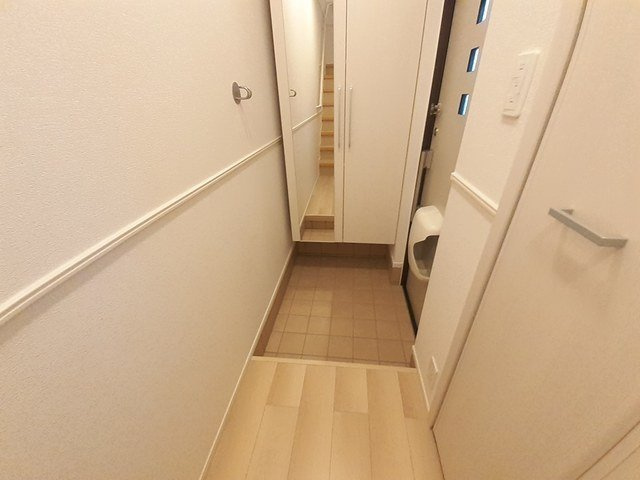 スペチアーレ　トレの玄関