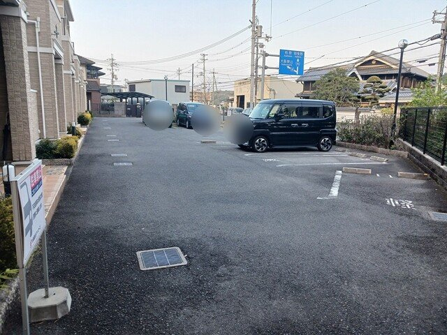 スマート　ハズの駐車場