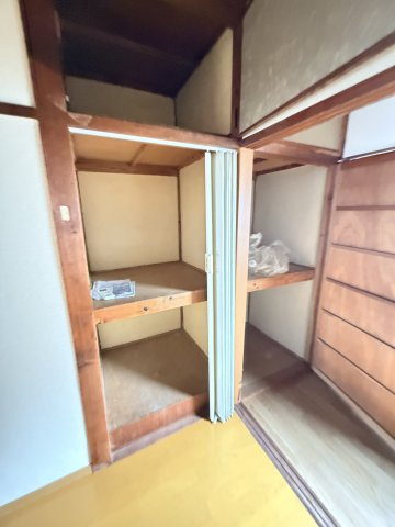王居殿2丁目アパートの収納