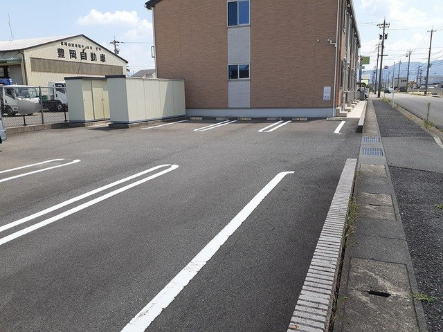 Ｋ．Ｍレジデンス　Ⅲの駐車場