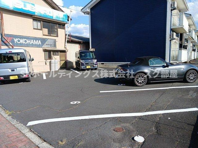 テクノハイツの駐車場