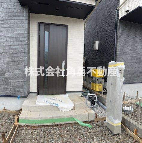 秦野市第2堀西　新築一戸建て　1号棟の内観：施工例|《施工例》玄関