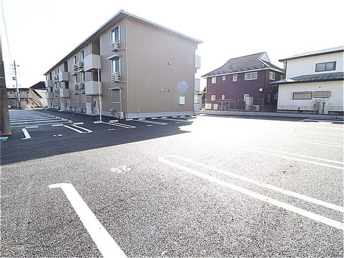 アンジュの駐車場|車をお持ちの方に嬉しい駐車場付きの物件です