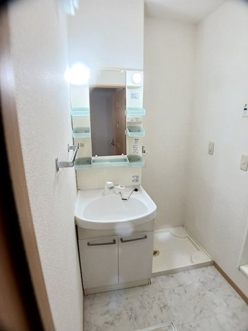 ルミエール須屋Ⅱの洗面所|広い洗面スペース