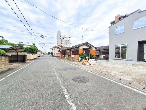 P-TELAS新栄町2　1号地の前面道路含む現地写真|前面道路含む現地（2026年6月撮影）