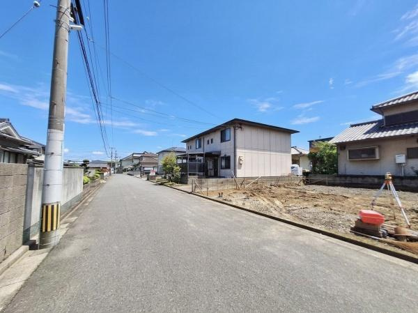 AG-HOUSE　三佐　A棟の前面道路含む現地写真|前面道路含む現地（2026年4月撮影）