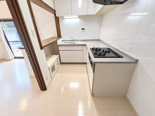貝塚市名越戸建のキッチン|キッチンでお料理をお楽しみください