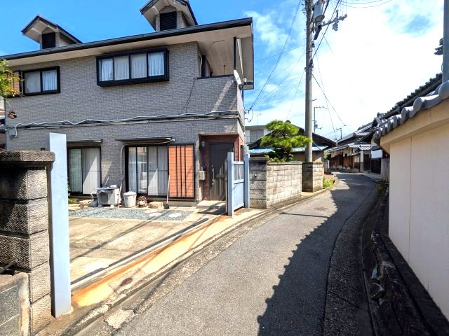 貝塚市名越戸建の前面道路含む現地写真|前面道路含む現地写真です