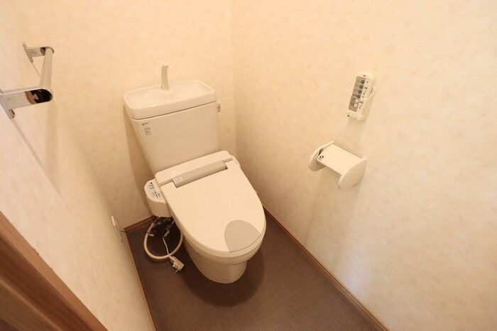 エミネンス大町のトイレ|シンプルで使いやすいトイレです