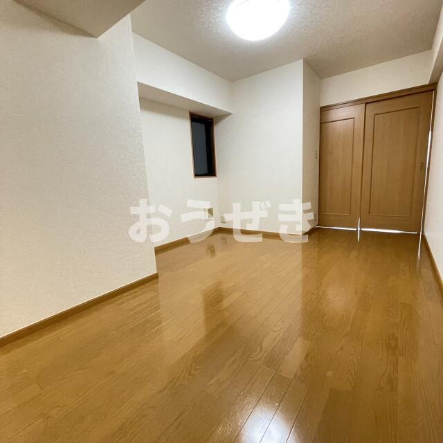 パールピアスの寝室
