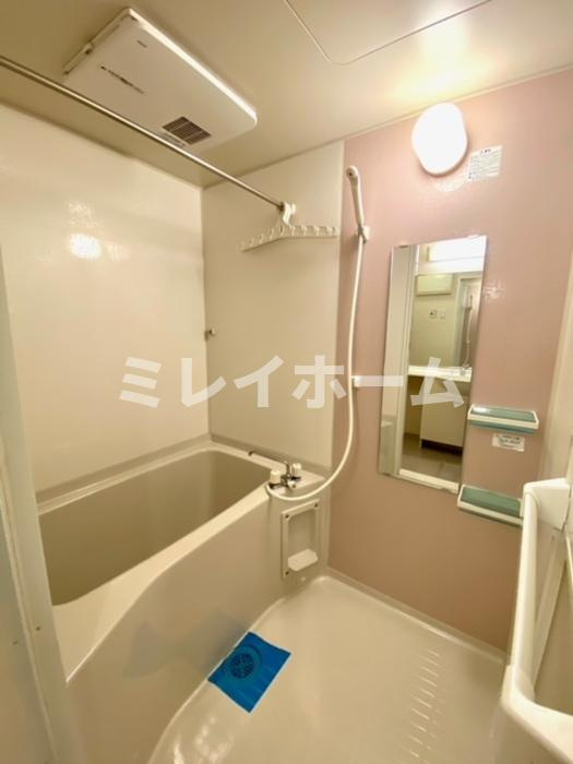 メゾン オリビエの浴室|同建物内、別のお部屋の参考写真になります。