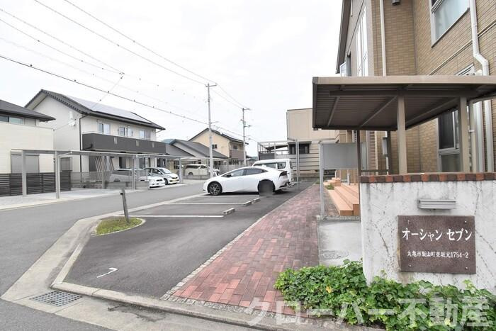 オーシャン セブンの駐車場|銘板