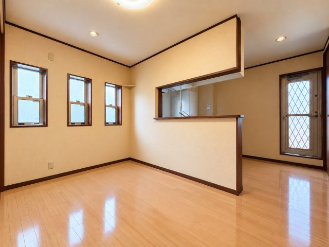 葛飾区西水元2丁目中古住宅のキッチン|ダイニングキッチン