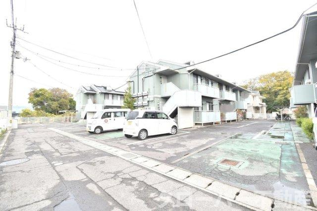 グランシャトー B棟の駐車場|駐車場